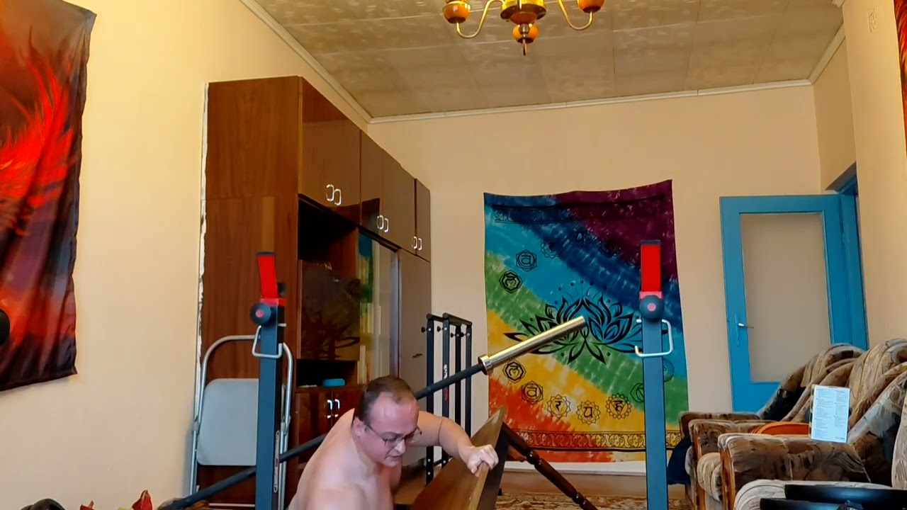 Wyciskanie sztangi na stole 110 kg x 5 st&oacute;ł nie wytrzymał