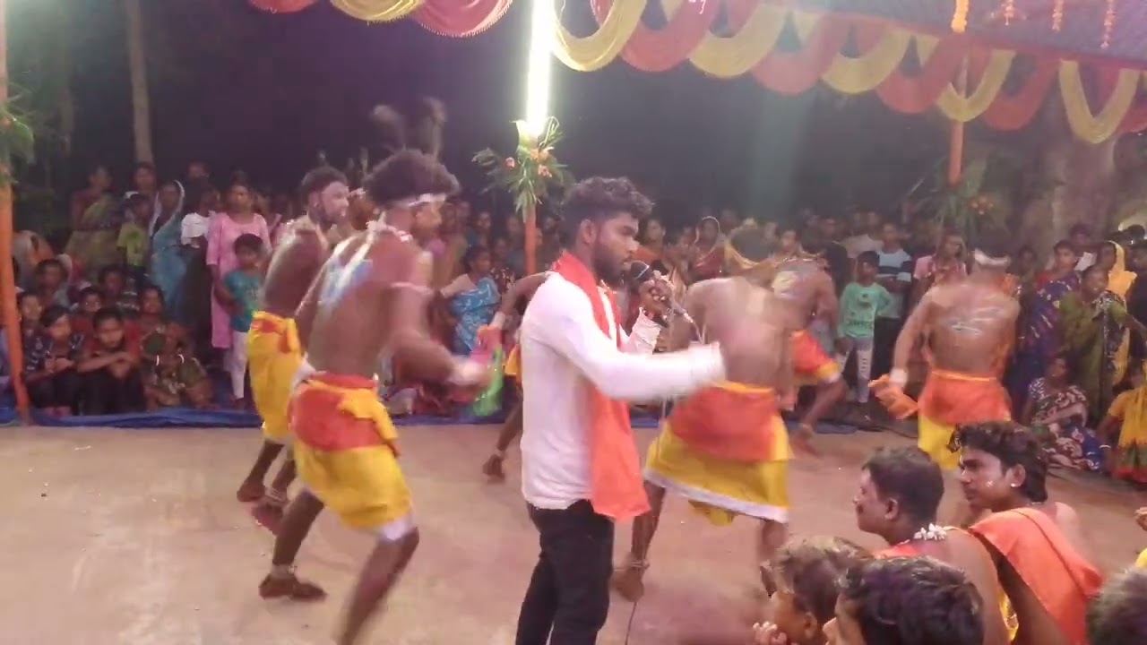 শ্যামের মোহন বাঁশি টা ডাকে শুধু রাধা রাধা সং