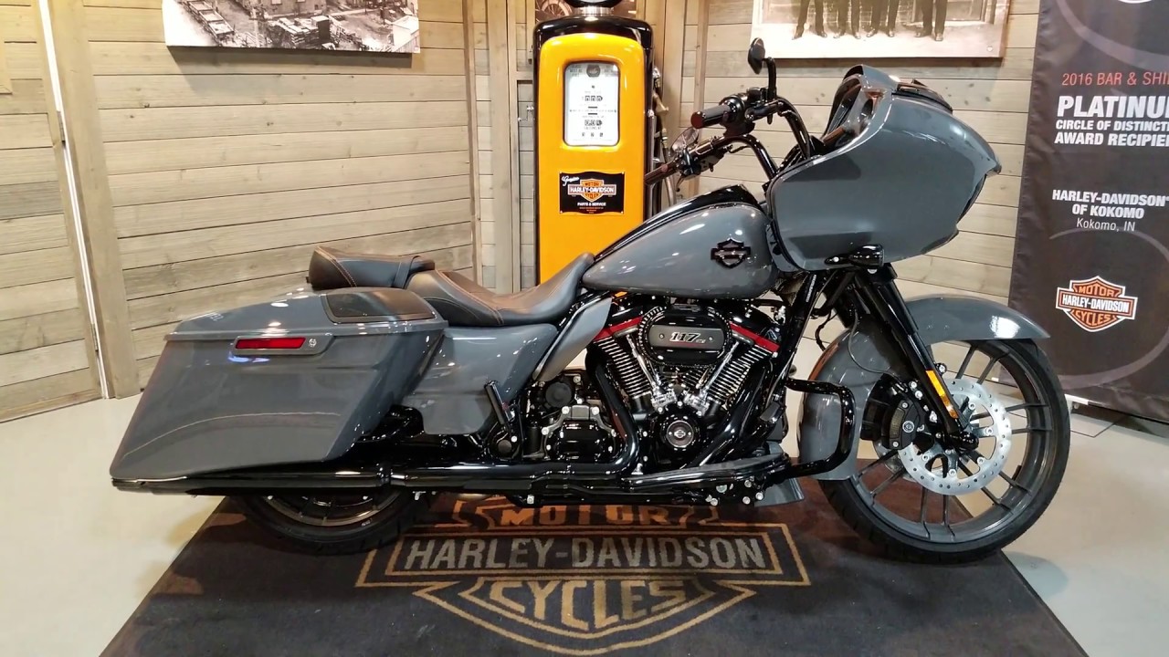 2018 Harley Davidson CVO Screamin' Eagle Road Glide Special FLTRXSE-gunship gray