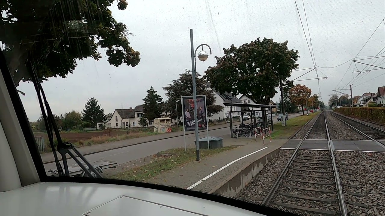 Neureut Karlsruhe aus der Stra&szlig;enbahn-Perspektive am 19.10.2021 gesehen