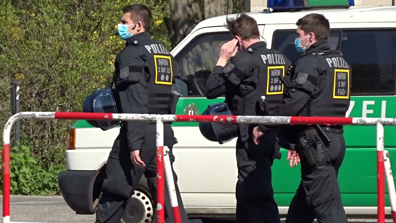 MINDESTABSTAND - Berlin 2021