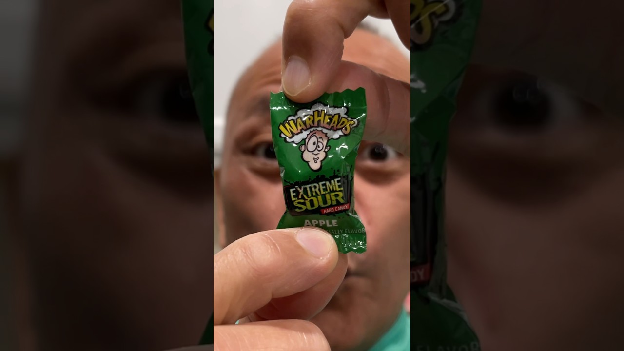 👂 ASMR WARHEADS EXTREME SOUR HARD CANDY APPLE FLAVOR AND EATING SOUNDS 👂 