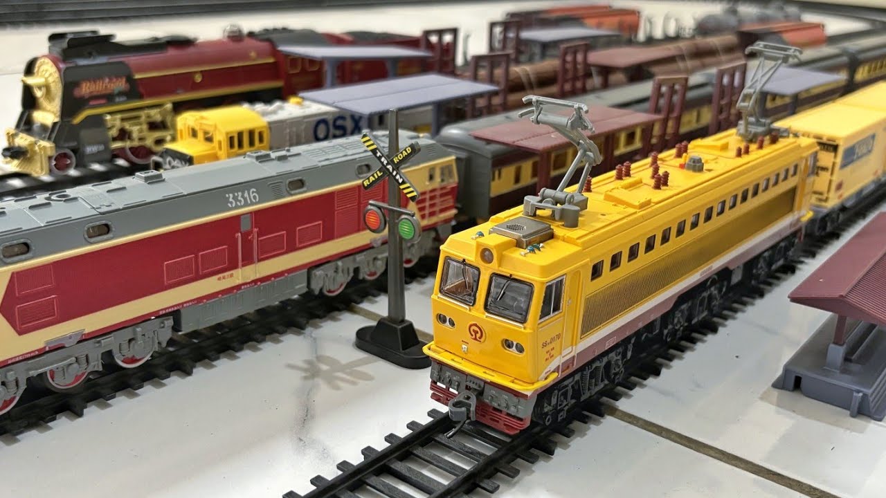 A New Yellow Electric Locomotive Steals the Show! | Miniature Railway 🚆