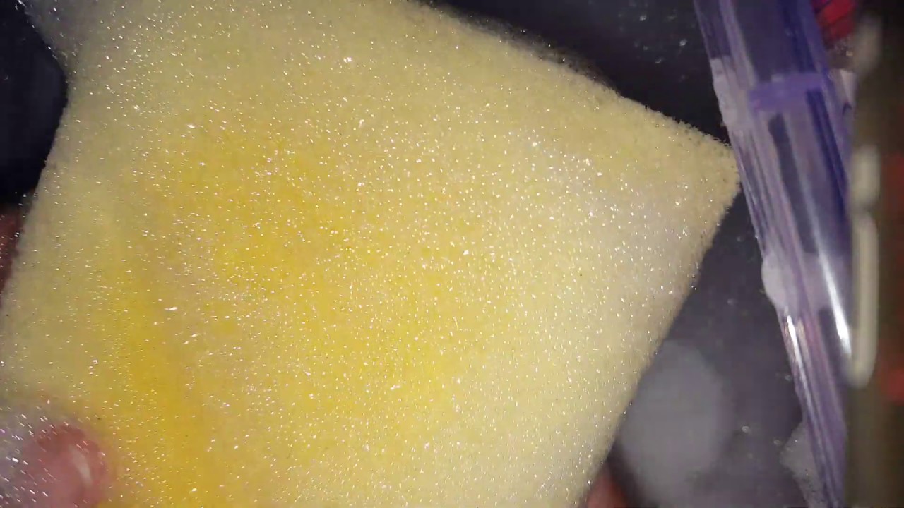 ASMR: SQUEEZING SOAPY SPONGE IN BUBBLE BATH