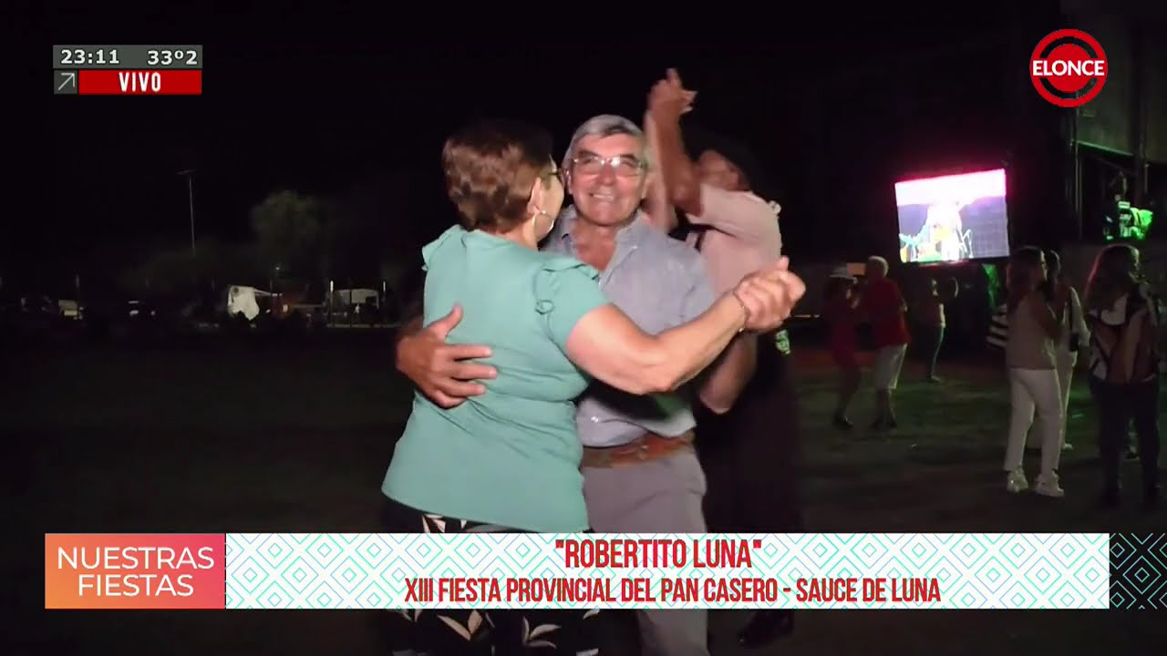 Robertito Luna en el escenario de la Fiesta del Pan Casero en Sauce de Luna