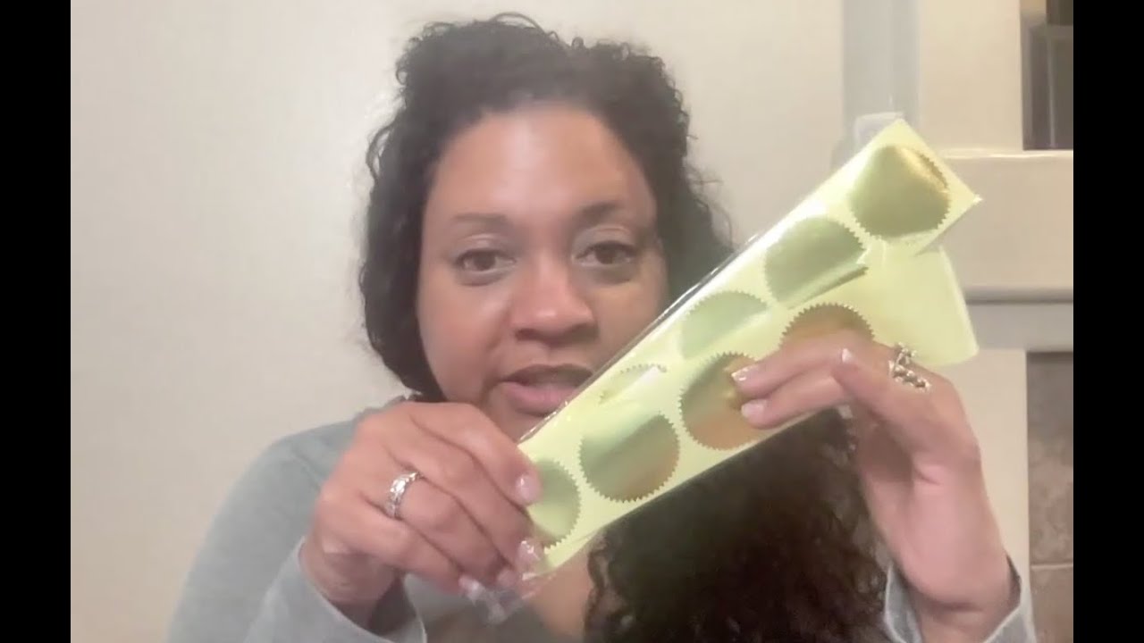 Notary Embosser 100pcs Embossing Stickers: Metallic Gold Certificate Seals with Scallop Edge