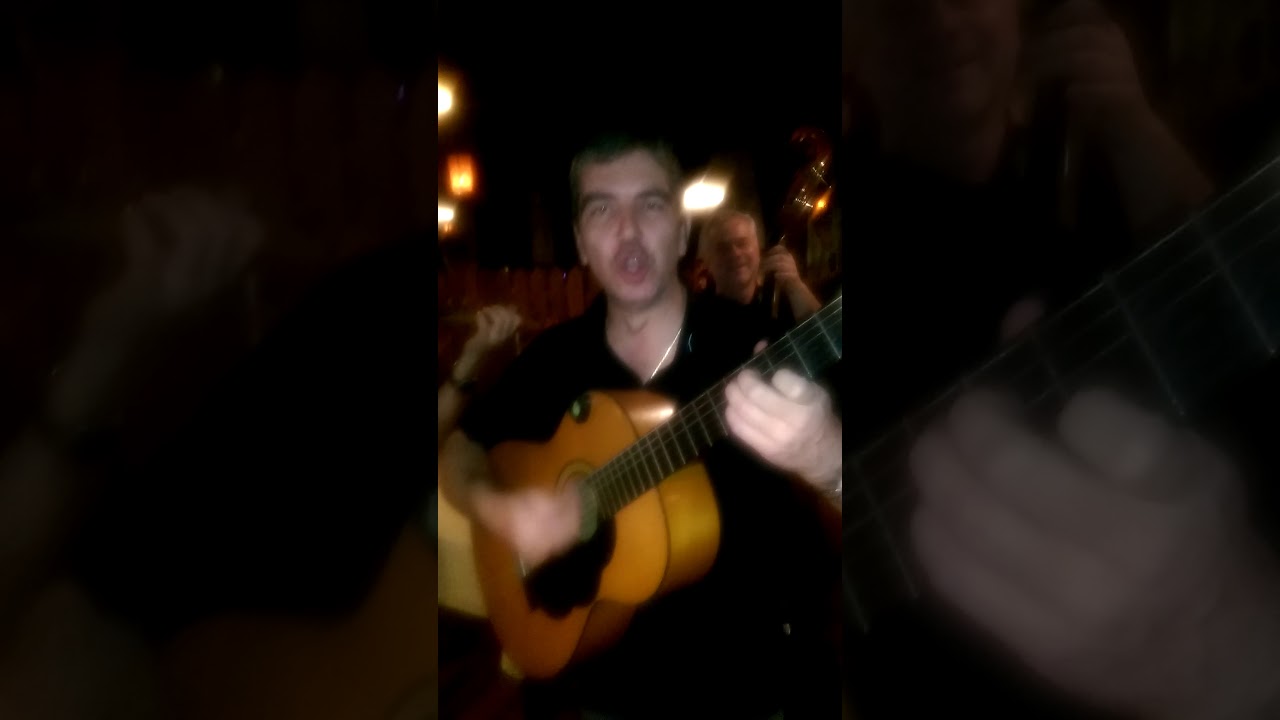 Grli, ljubi me...Kkriki orkestar romansa