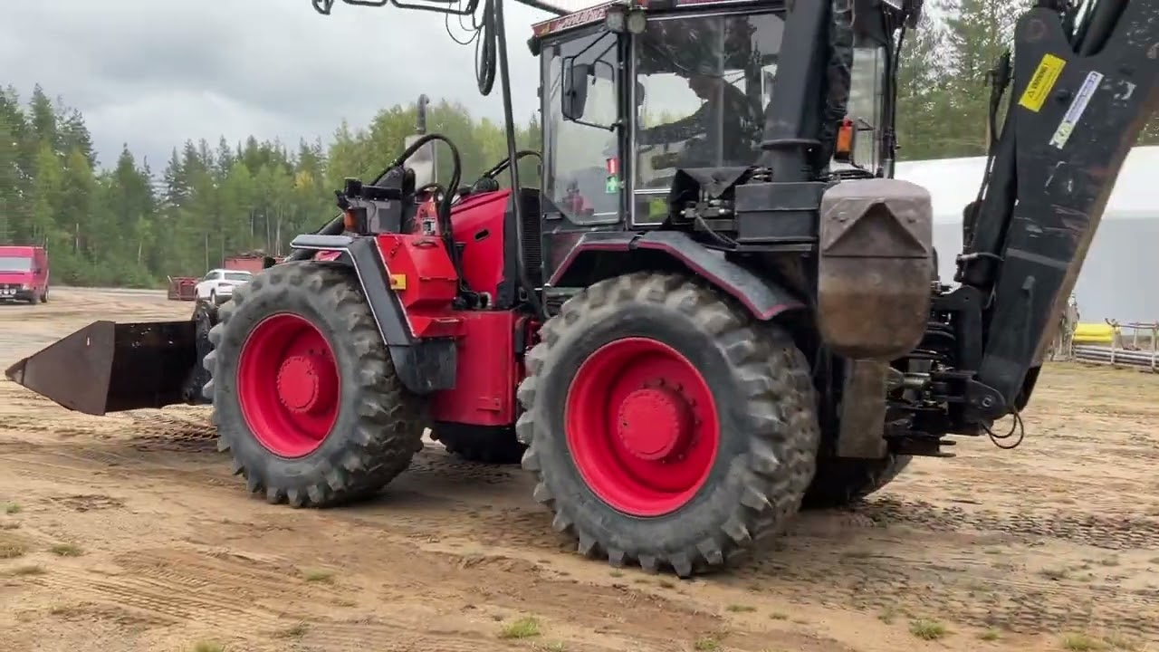 Köp Grävlastare Huddig 960 CS med kran och korg på Klaravik