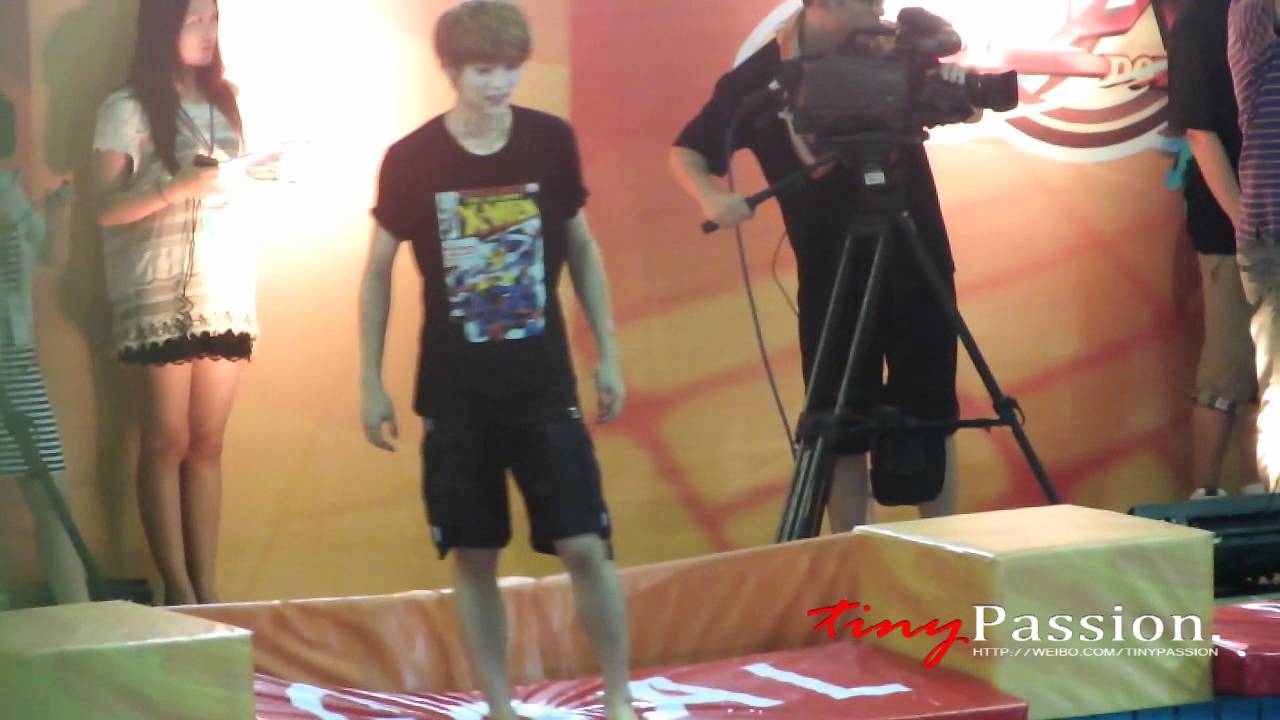 [Fancam]120625 Go All Out Luhan running on water