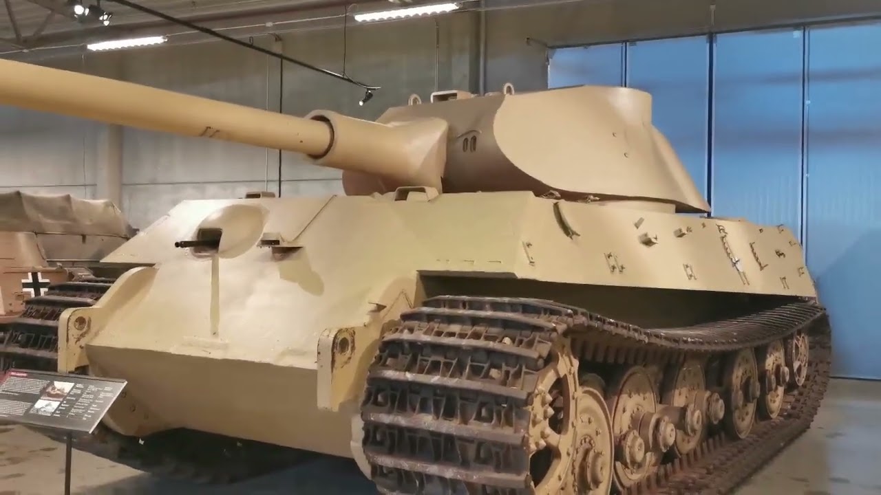 En dag på Arsenalen Sveriges försvarsfordonsmuseum Strängnäs - Kungs Tigern på besök