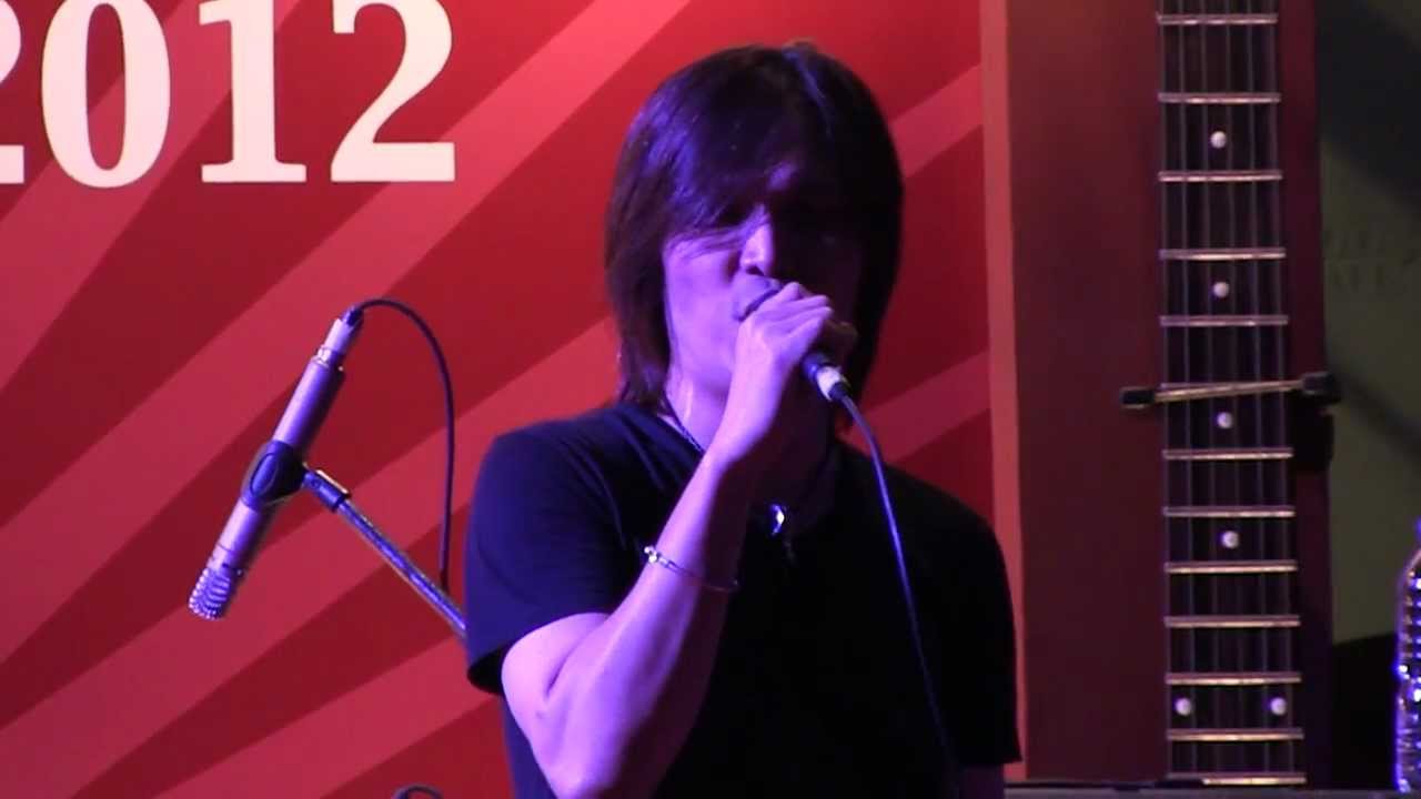 Gugun Blues Shelter ft. Once - Little Wing ~ Mystify @ Red Nose Concert 2012 [HD]