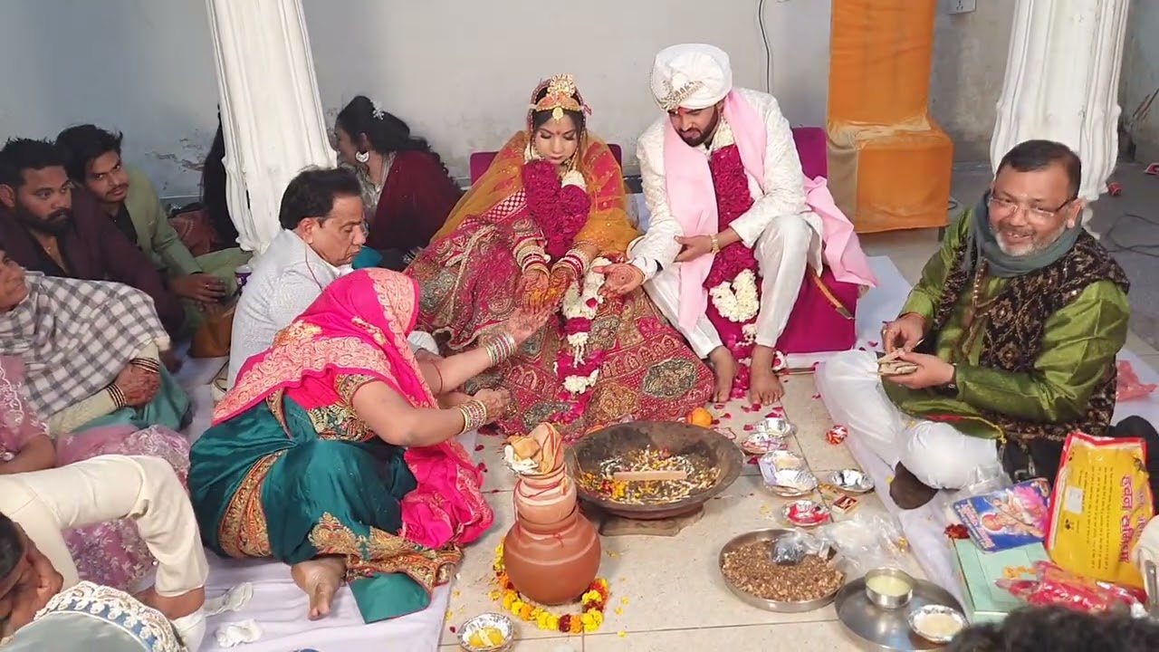 पंडित जी ने बहुत ही सुंदर फेरे कराए|देखियेगा जरूर|ऐसे फेरे ना देखे होगे कभी| बिलकुल विधि विधान से