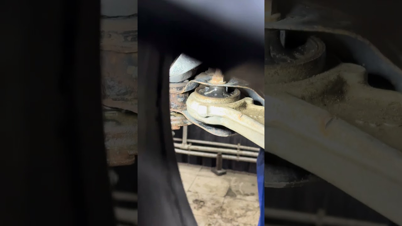 Разорвался сайлент-блок рычага #диагностика #вибростенд #колесо69 #automobile +7(4822)600-069