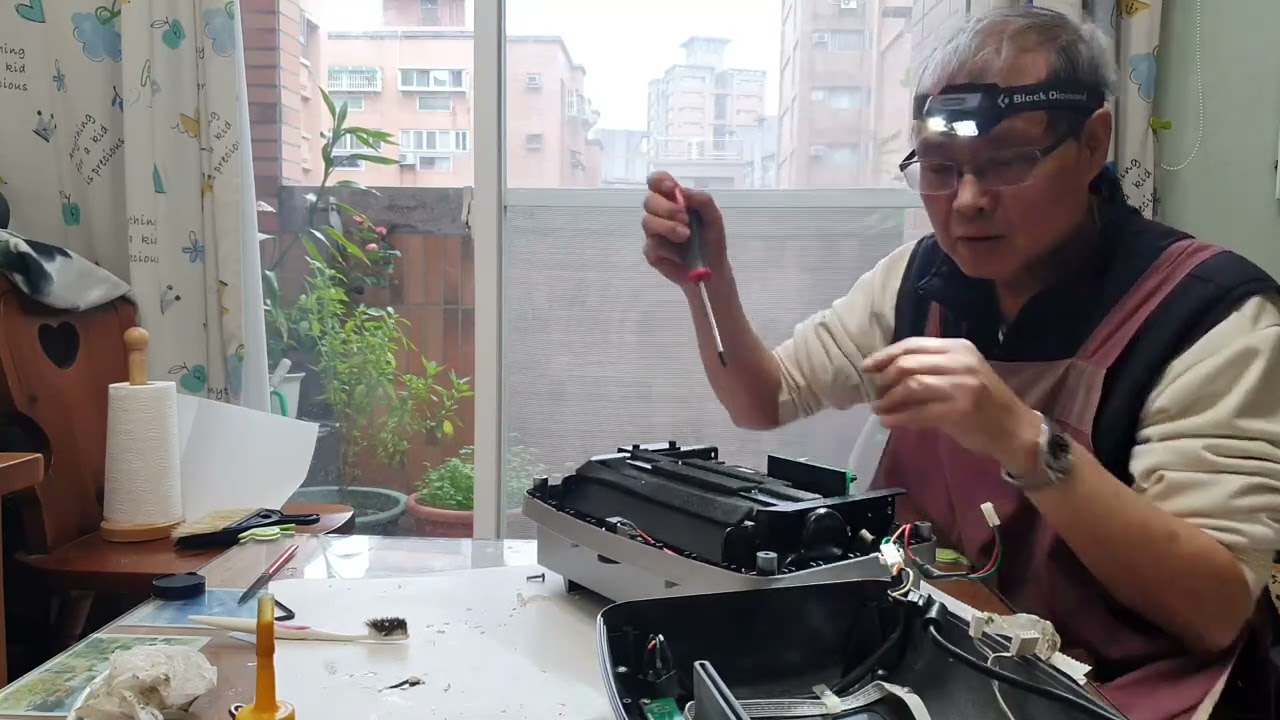 📽碎紙機維修DIY分享，省錢又環保。