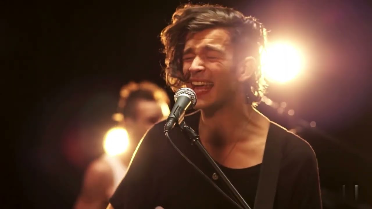The 1975 - Robbers 1 hour (Different live versions)