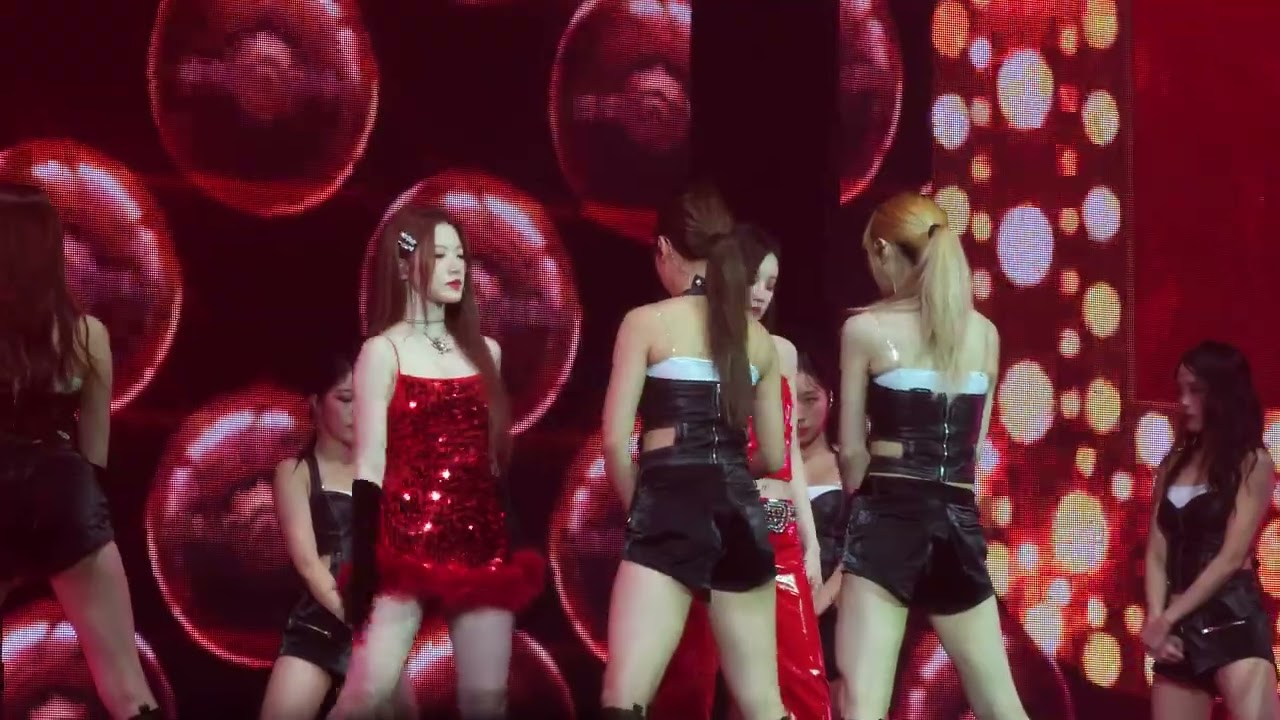 241005 (G)I-DLE 여자아이들 雨琦(Yuqi)、舒華(Shuhua)   - ' Super star' @ 2024_GIDLE_WORLDTOUR [iDOL] in Taipei