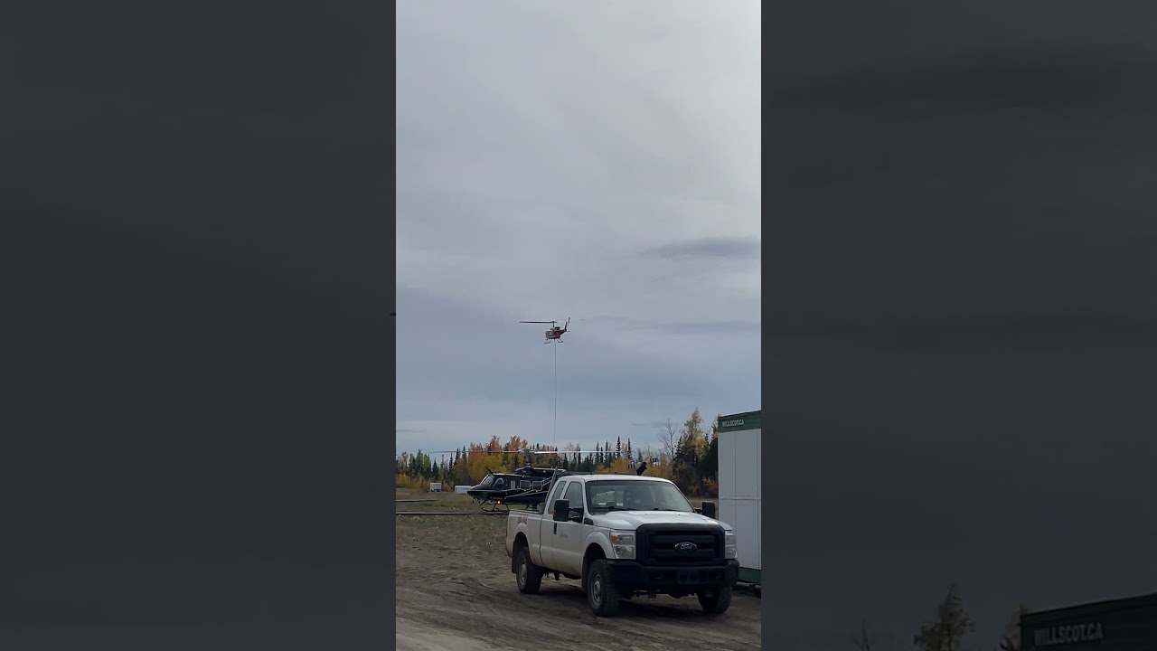 Helicopters coming in to refuel.  #wildfire #aviation #helicopter