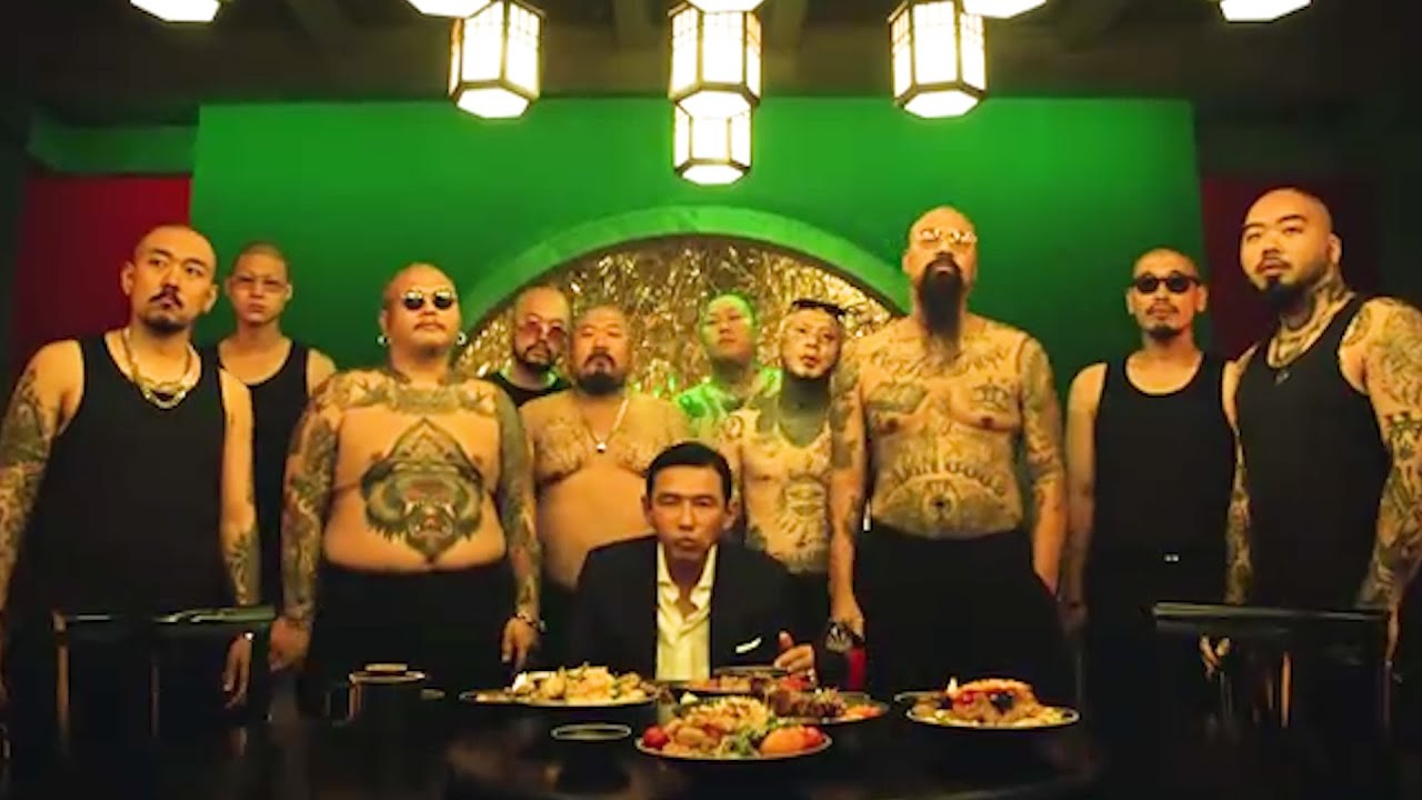 韩国财阀富二代有多嚣张？一天消费一个亿，连刑警都不放在眼里，连神马东锡也只能乖乖溜走！