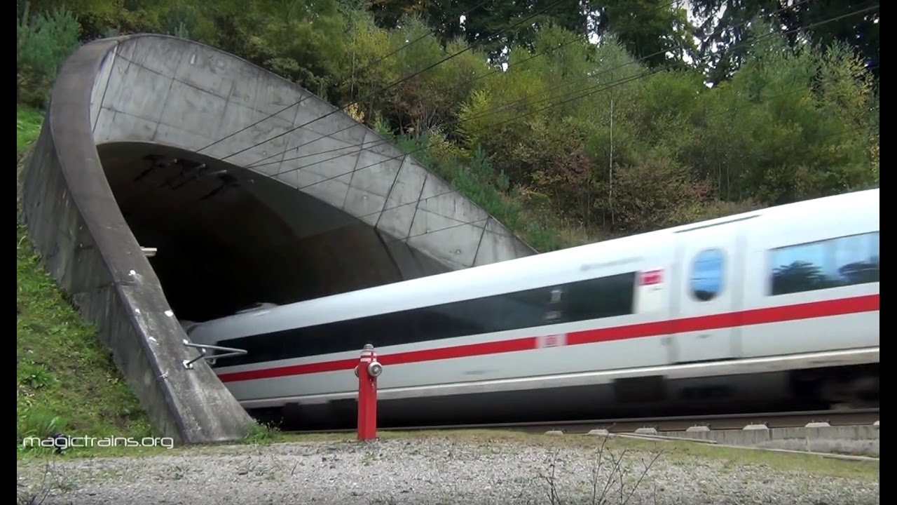 Superfast Trains - Zug am ICE Tunnel von Frankfurt - Köln