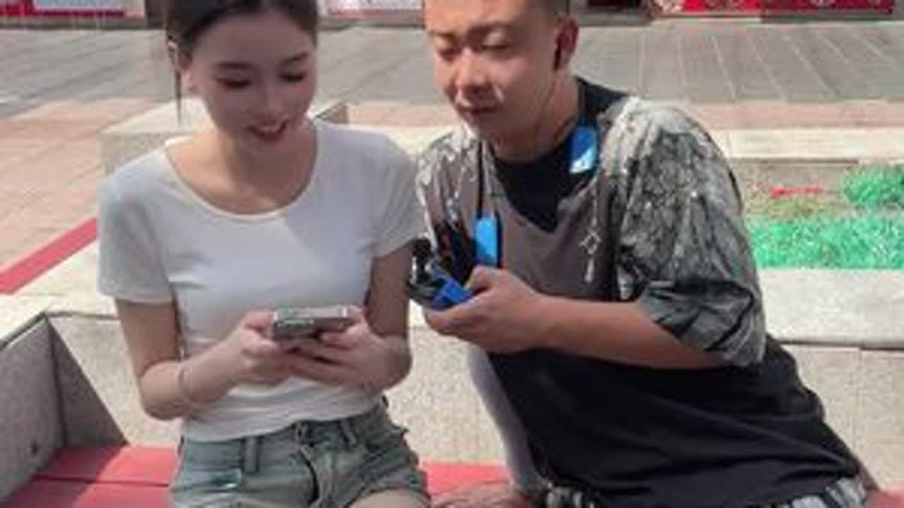 #户外搭讪 #街头整蛊 #搞笑视频