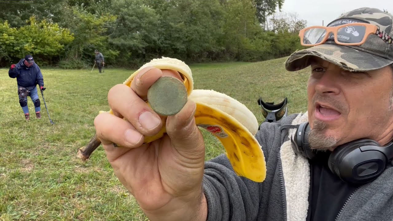 Peeling Back the Layers! - Metal Detecting Finds Early US & Colonial Era Coins at an Old 1700's Farm