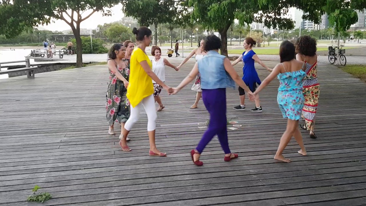 A la luz de la risa de las mujeres