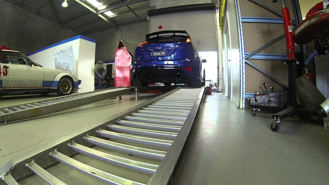 Ford Focus mk2 RS on dyno