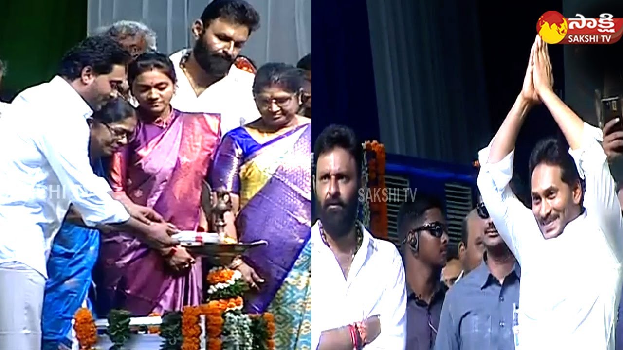 CM Jagan Dynamic Entry At Gudivada Public Meeting | Kodali Nani @SakshiTVLIVE