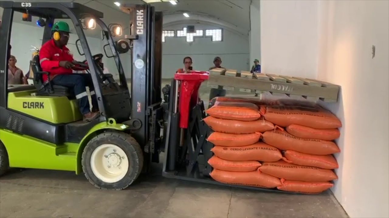🟢🔧VIDEO DE DEMOSTRACI&Oacute;N - MONTACARGA CLARK C35 3.0TON CON ADITAMENTO (SAUR)  - Inversor Empujador🟢🔧