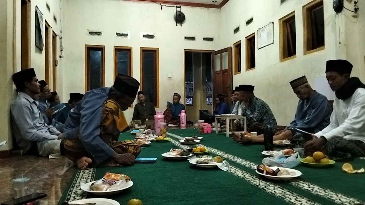 JAM'IYYAH HADIYU DAN SHOLAWAT DARUL HIKAM 