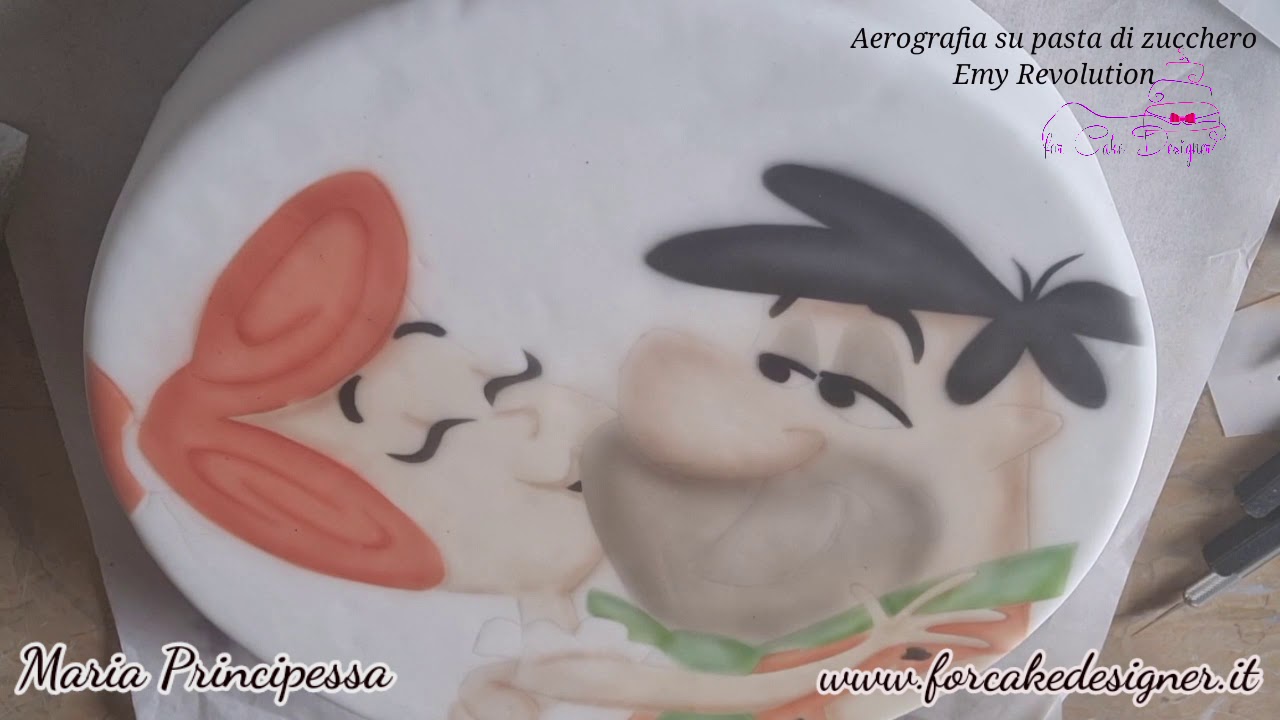 Tutorial aerografia realizzato da Maria Principessa su pasta di zucchero Emy Revolution.