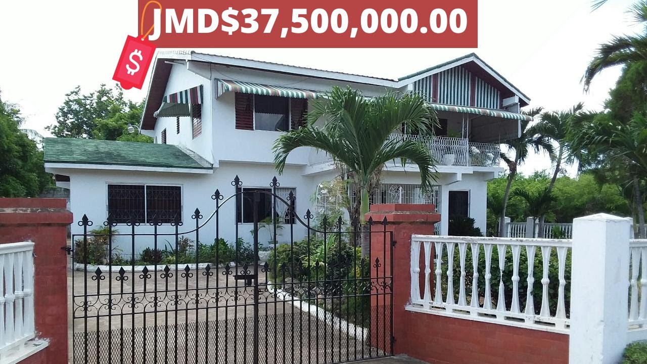 Two Storey 4 bedroom house in Fairfield Drive, May Pen, Clarendon.