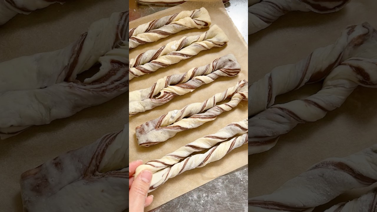 Chocolate Twisted Bread 🍫🥨🌸🤭#bread #chocolate #decoration #baking #easy #food #homemade #cute