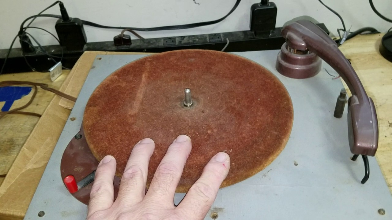 1942 ZENITH 7S682 Radio Phono Part 7 of 20  Shout out to Buzz1151 & First Look at Record Player