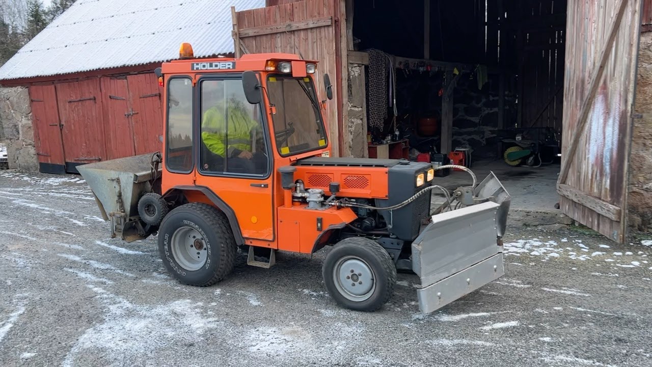 Köp Redskapsbärare Holder P70C Allrad med flera redskap på Klaravik