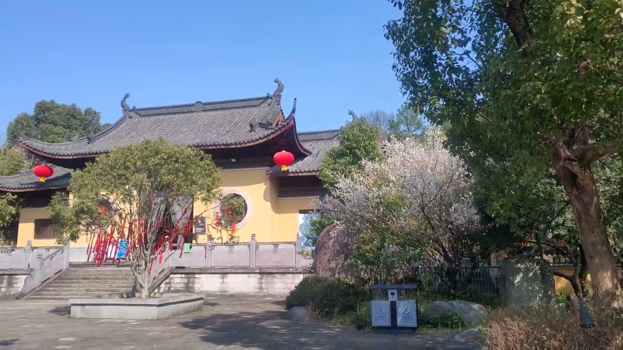 Beautiful scenery outside the temple on the mountain
