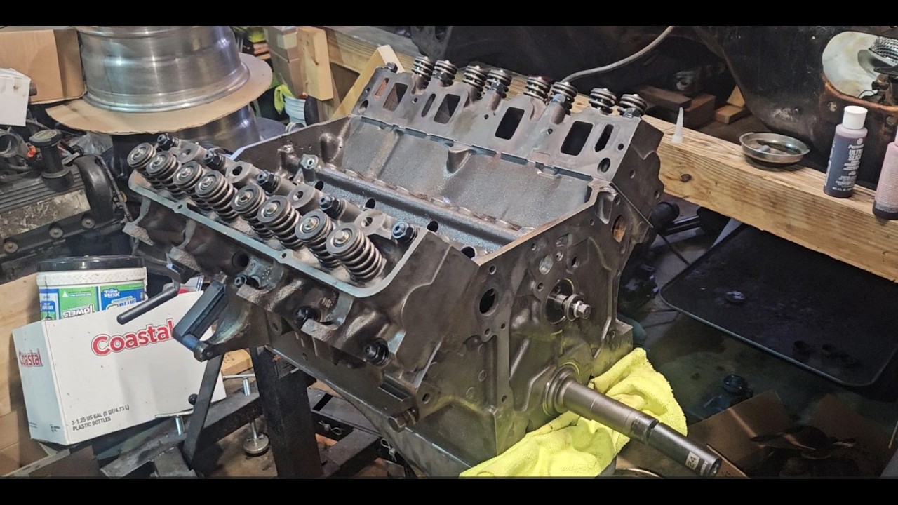 66 Galaxie 500 Restoration project Part 9 [Engine assembly part 2]