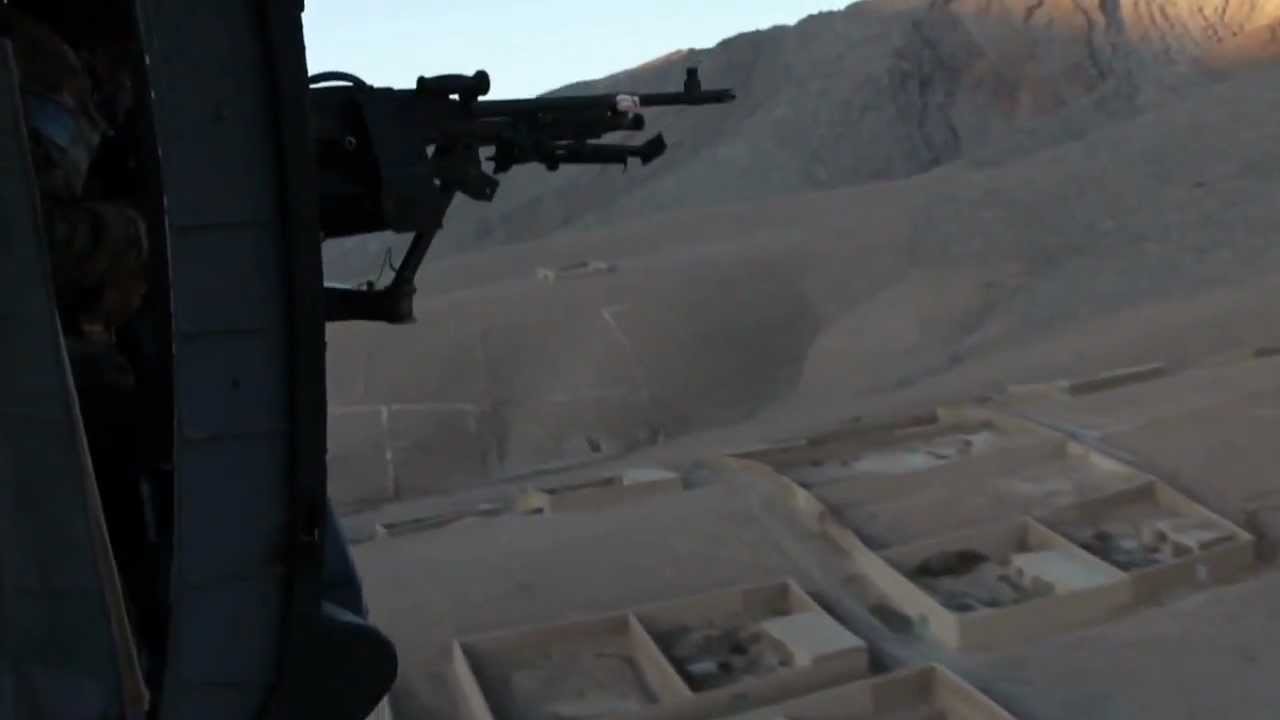 Aussie Soldiers Chopper Into Tarin Kot Base In Afghanistan - Australian Military In Afghanistan