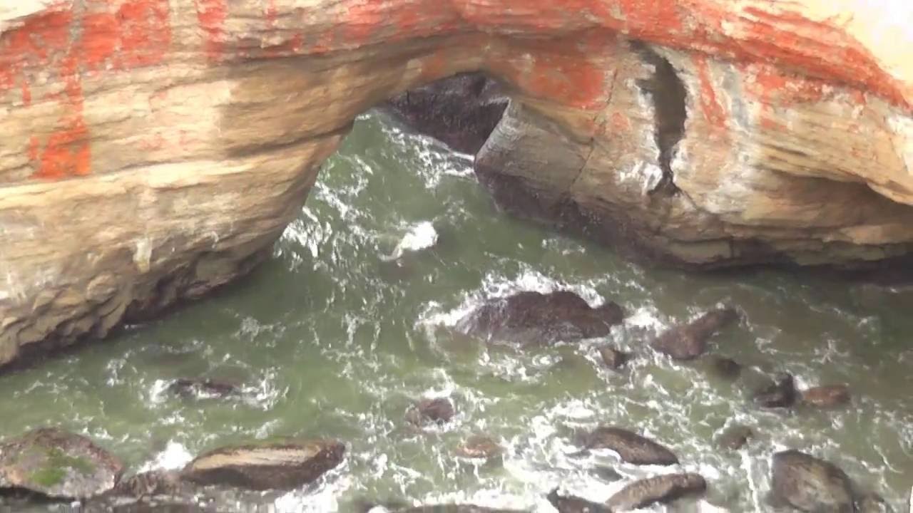 Overlooking the Devil's Punch Bowl, Oregon