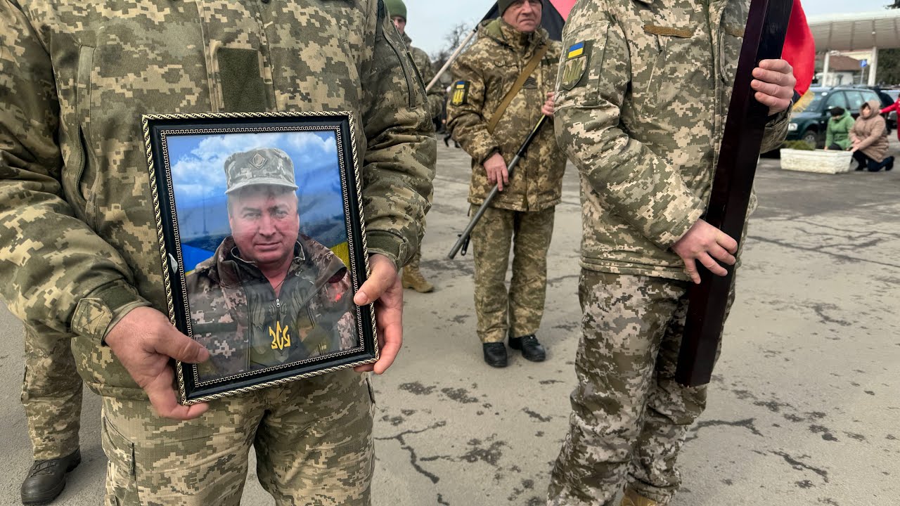 На щиті провели у Володимирці воїна з Новосілок. 01.03.2024