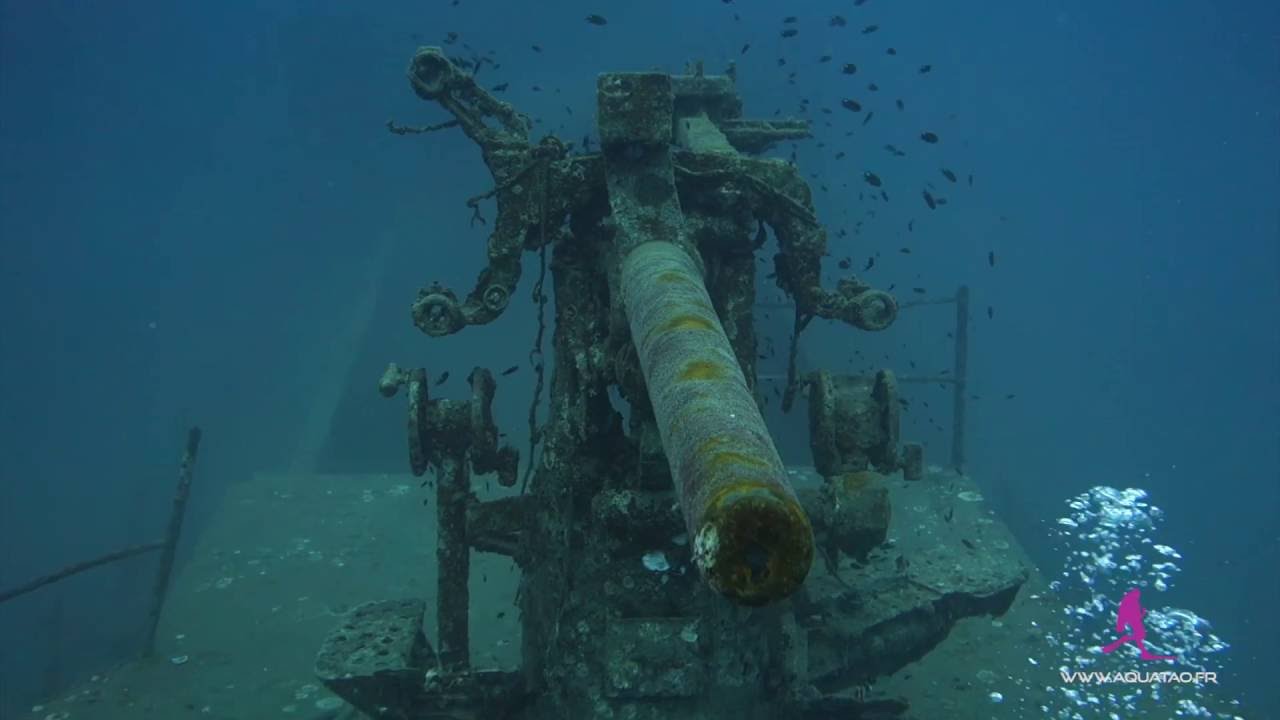 Epave HTMS Sattakut - Site de plong&eacute;e sous marine &agrave; Koh Tao en Tha&iuml;lande par AquaTao