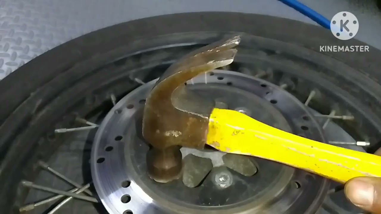 Como sacar un tornillo del disco de freno (BARRIDO)VENTO Rocketman 250cc