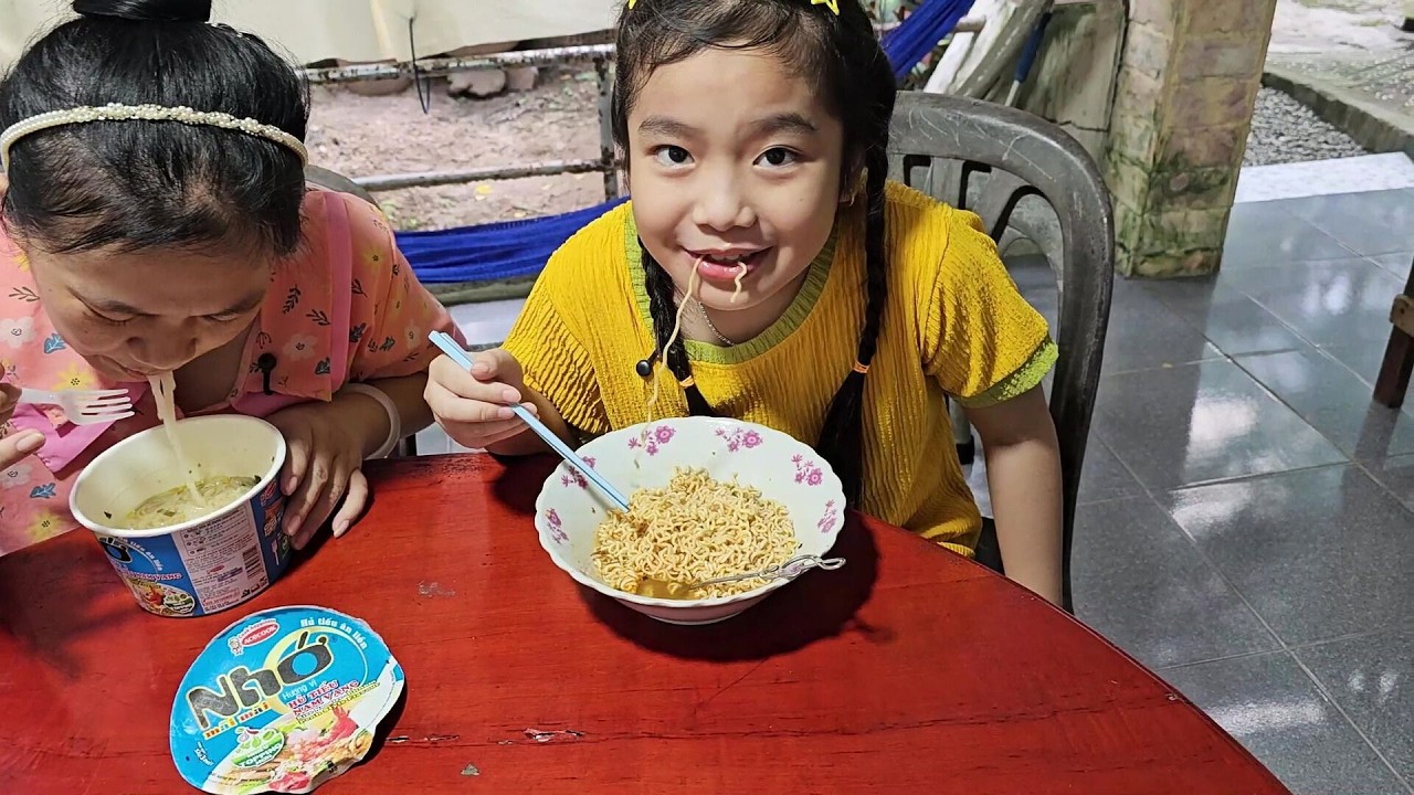 🍜🦞 Muội tìm mì tôm màu tím 💖 Muội Cheno 241