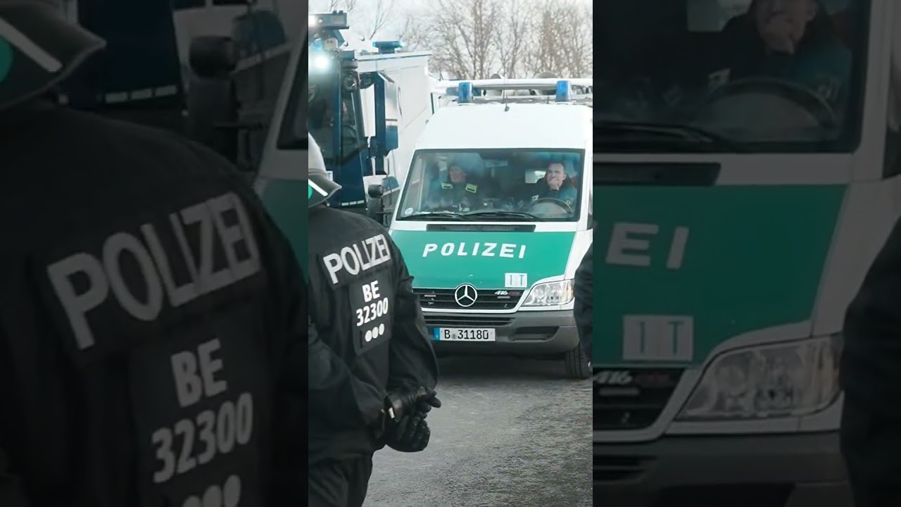 Hier spricht die Polizei! - #riesa #antifa fvck #afd #widersetzen #demokratie #polizei