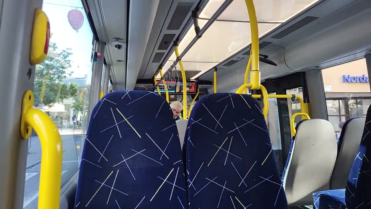 Linje 753 Södertälje centrum-Östertälje station med Nobina 3490