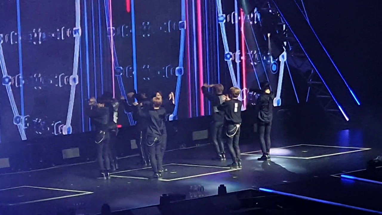 [20191110] KAMP Singapore Day 2 - Stray Kids - Side Effects 부작용
