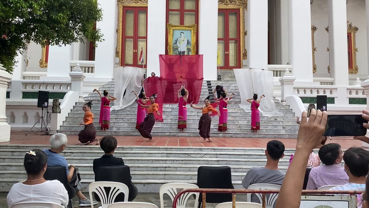 การแสดงสร้างสรรค์ชุด ผืนไท
