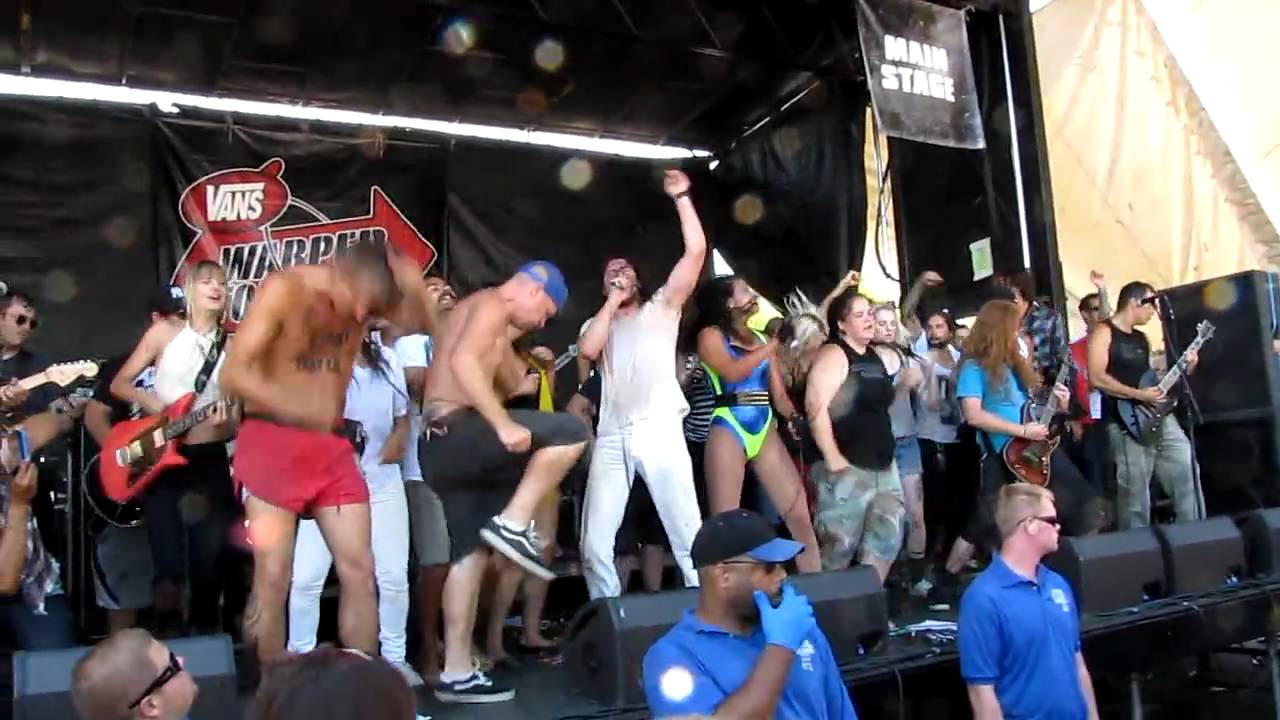Andrew W.K. - Party Hard [Van's Warped Tour (Oregon) 2010]