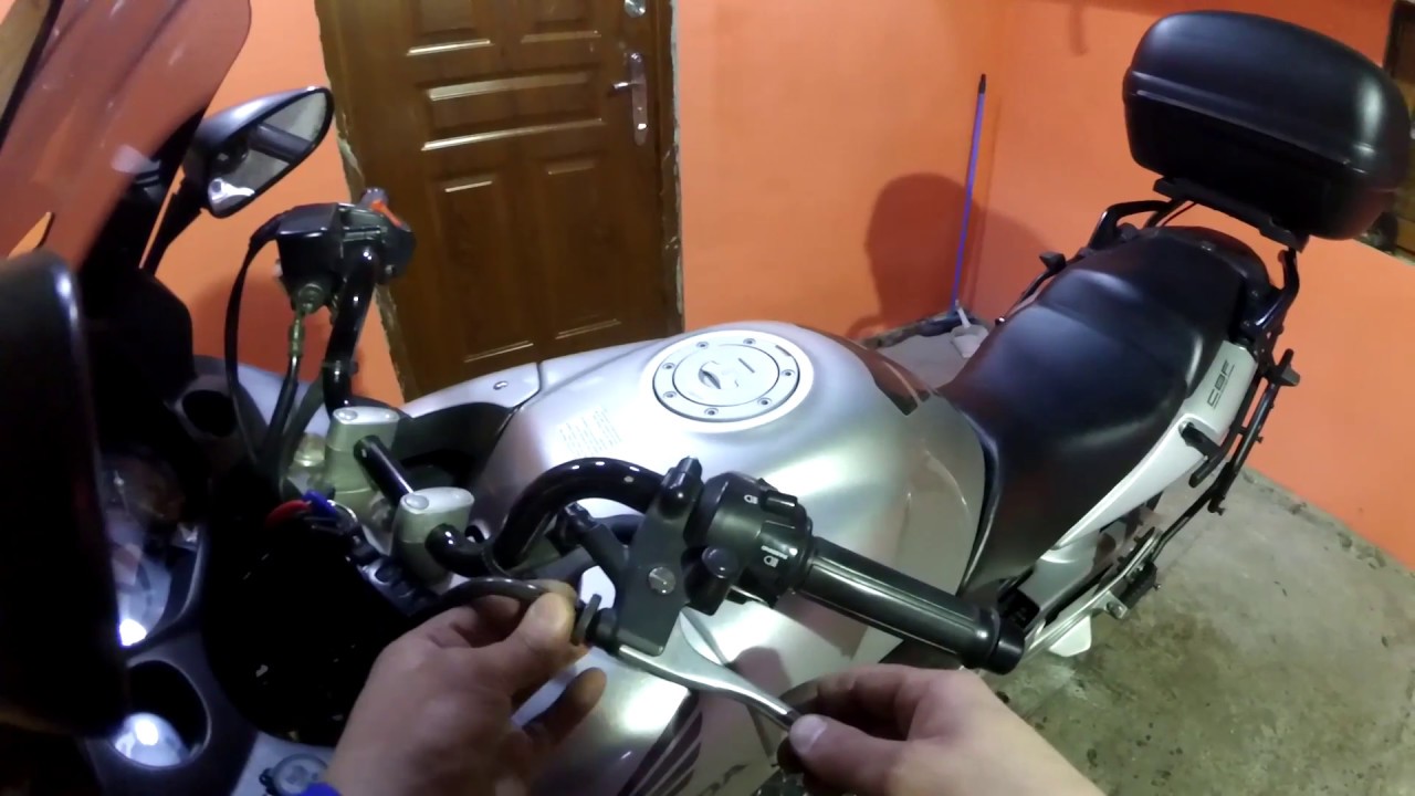 Poradnik: Jak przygotować motocykl do sezonu Honda CBF600 Smarowanie linek itp.
