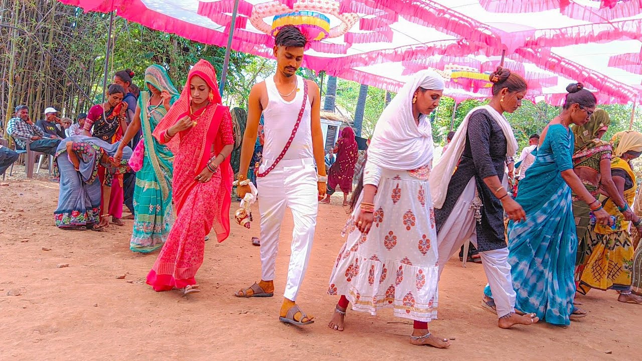 વાંકોડ ગામમાં ઢોલકી ની ફૂલ મોજ | વરરાજા કેવી ઢોલકી રમે જોવો | આદિવાસી ઢોલકી | Sanju Rathva Vlogs